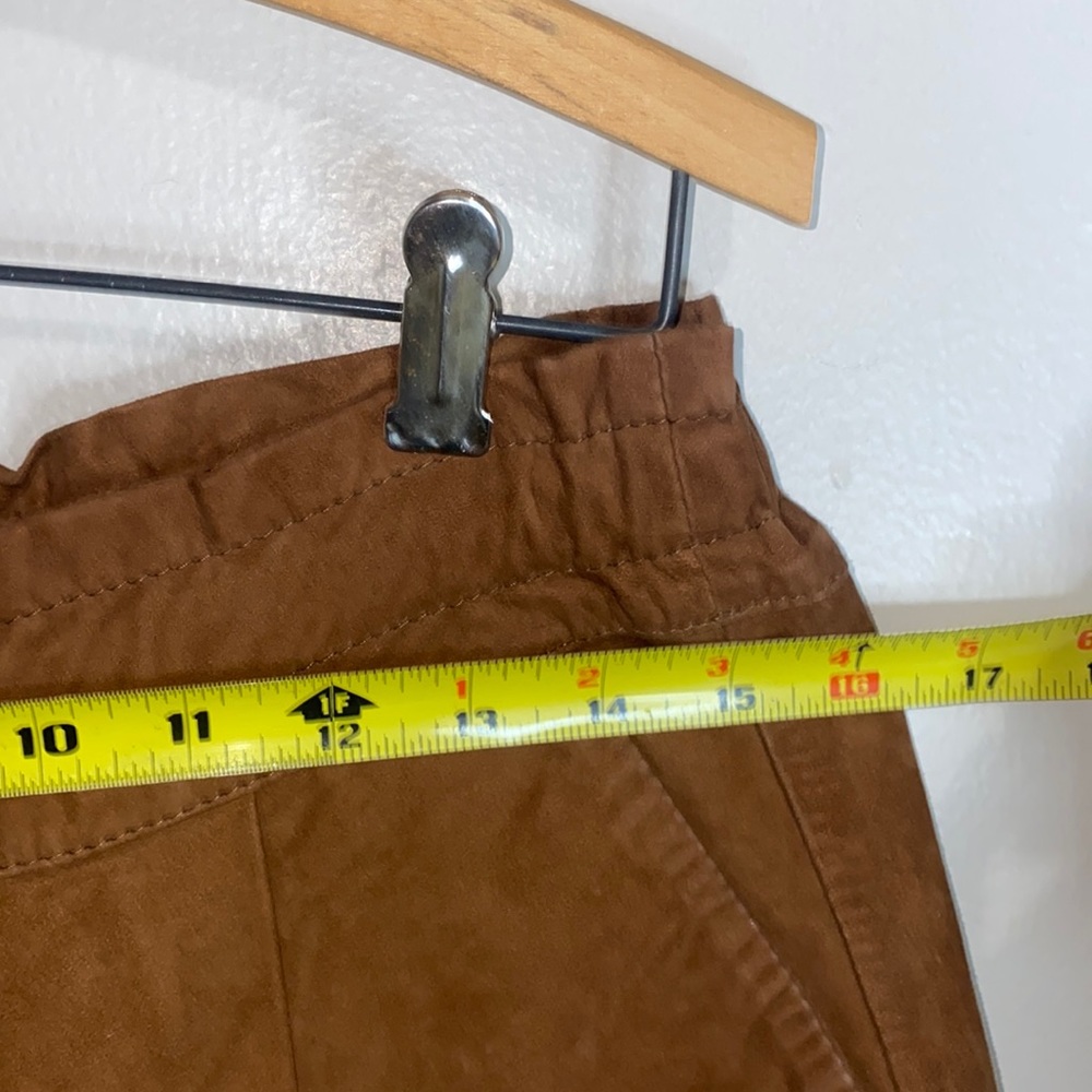 🪿Adorable brown leather shorts! - Picture 4 of 9